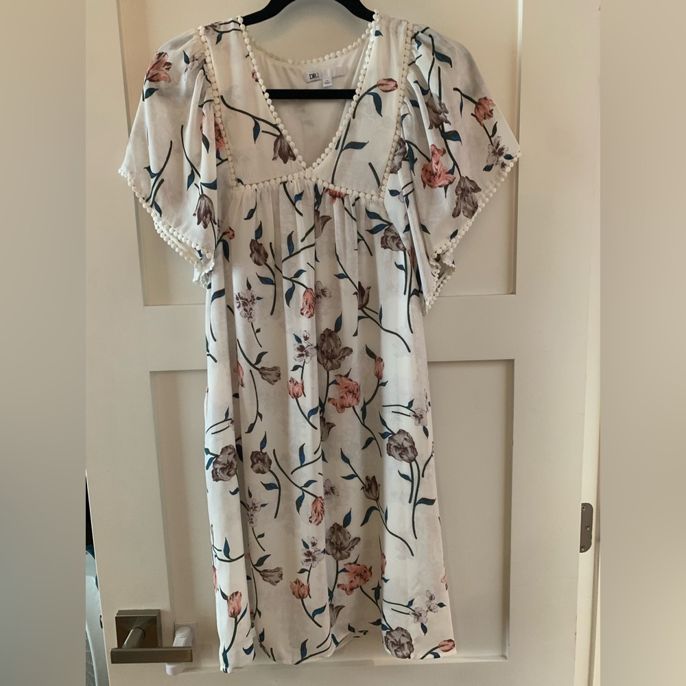 DR2 white floral dress